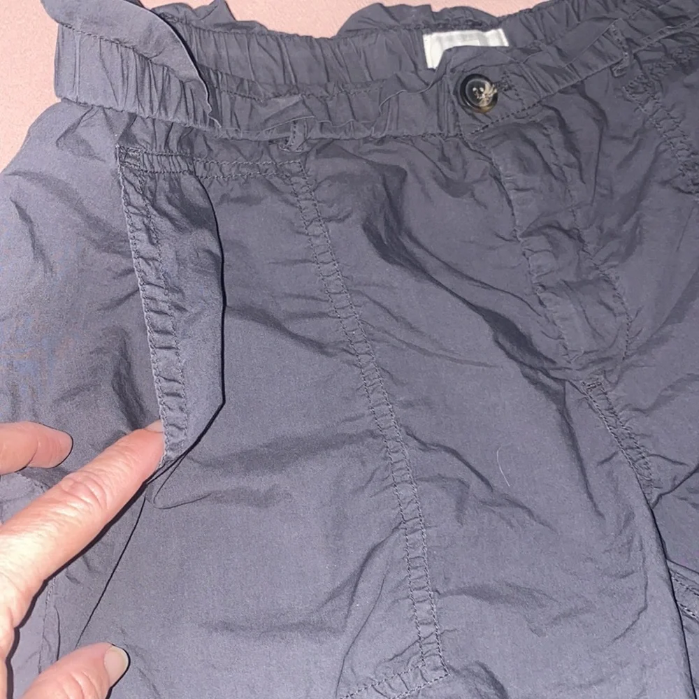 Lou & Grey gray shorts size med - Picture 2 of 4